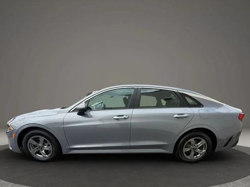 Used 2021 Kia K5 LXS FWD image 8