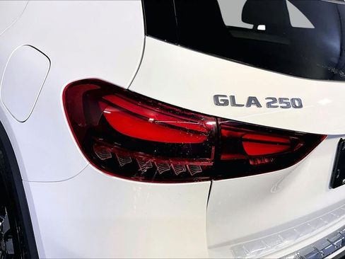 New 2026 Mercedes-Benz GLA 250 4MATIC image 5