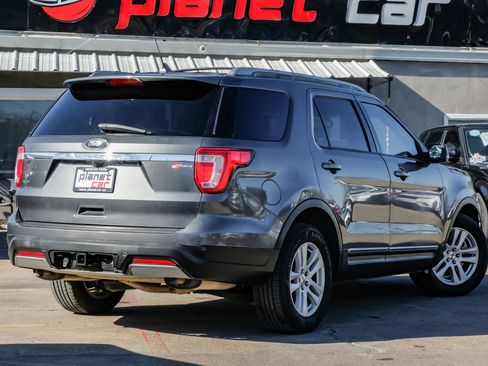 Used 2019 Ford Explorer XLT w/ Equipment Group 201A image 10