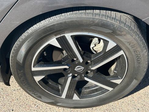 Used 2024 Nissan Sentra SV FWD image 9