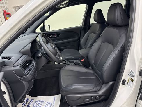 Used 2025 Subaru Forester Limited image 13