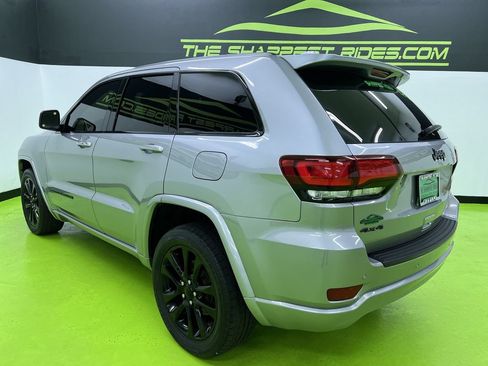 Used 2020 Jeep Grand Cherokee Altitude AWD/4WD image 7
