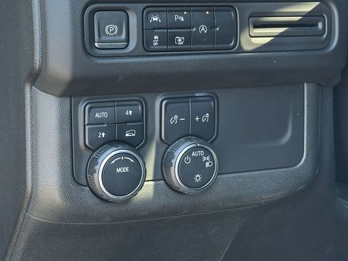 Used 2023 Chevrolet Suburban RST w/ Luxury Package image 23