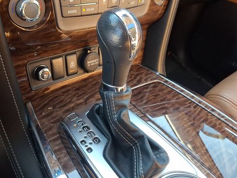 Used 2017 Nissan Armada Platinum image 18