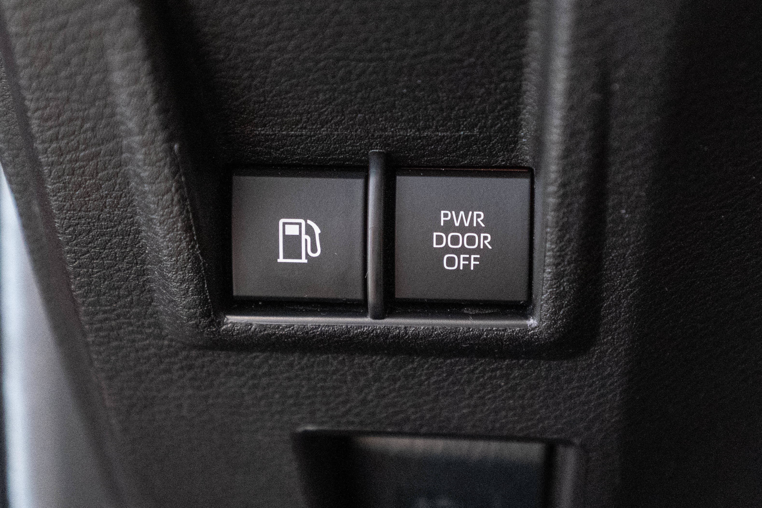 Used 2023 Toyota Sienna Platinum FWD image 25