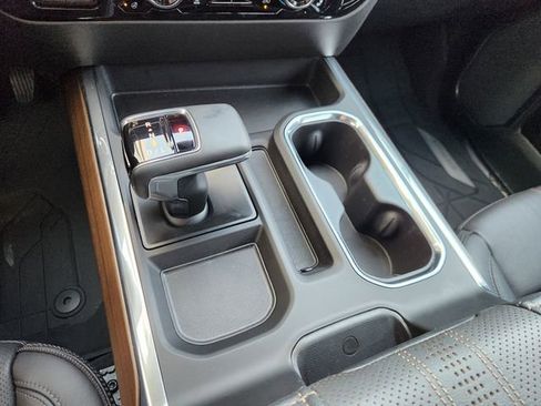 Used 2023 Chevrolet Silverado 1500 High Country image 17