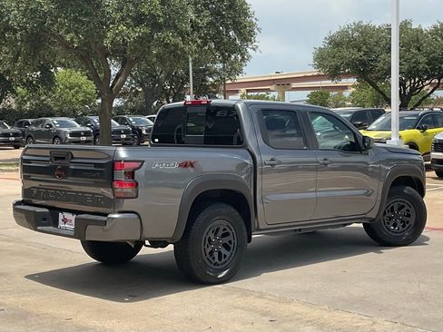 Used 2026 Nissan Frontier PRO-4X AWD/4WD image 5