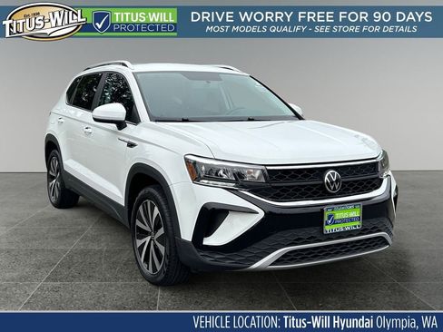 Used 2022 Volkswagen Taos SE image 1