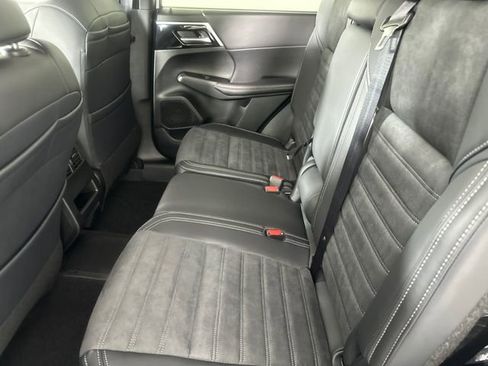 New 2025 Mitsubishi Outlander SE image 19