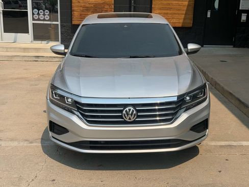 Used 2021 Volkswagen Passat 2.0T SE FWD image 8