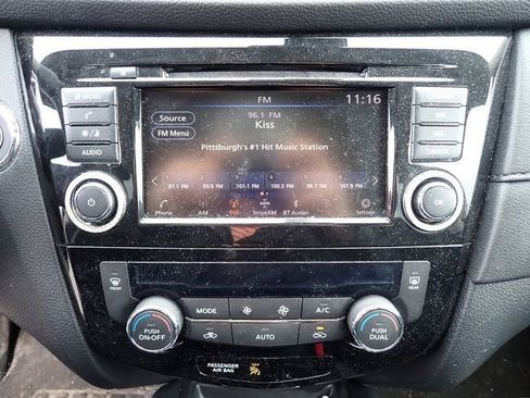 Used 2019 Nissan Rogue SV image 14