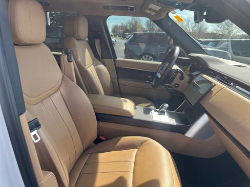 Certified 2024 Land Rover Range Rover SE image 28