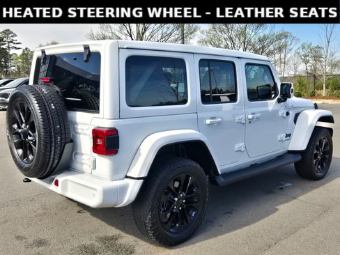 Used 2021 Jeep Wrangler Unlimited Sahara image 7