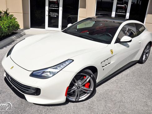 Used 2017 Ferrari GTC4Lusso AWD/4WD image 34