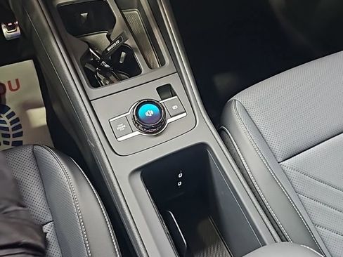New 2026 Volkswagen Tiguan SE R-Line AWD/4WD image 32
