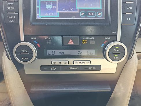 Used 2013 Toyota Camry XLE image 25