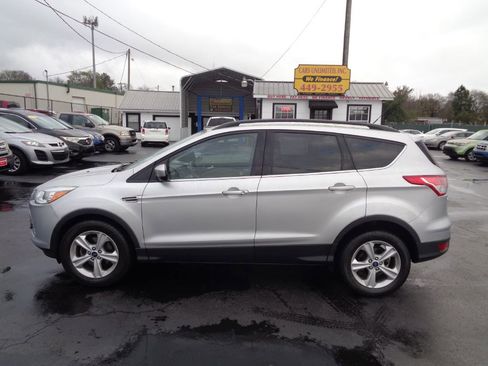 Used 2015 Ford Escape SE w/ Equipment Group 201A image 1