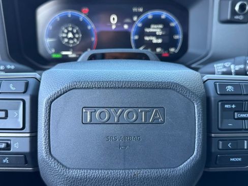 Used 2024 Toyota Land Cruiser image 32