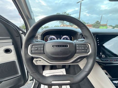 Used 2024 Jeep Wagoneer Series II w/ Flexible Seating Group RWD image 13
