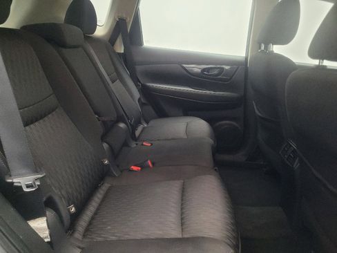 Used 2020 Nissan Rogue S FWD image 19