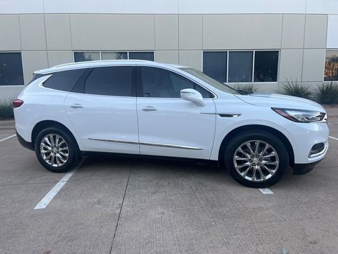 Used 2019 Buick Enclave Essence image 11