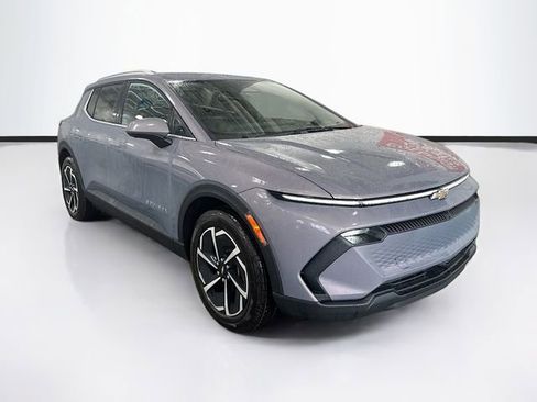 New 2026 Chevrolet Equinox EV LT FWD image 3