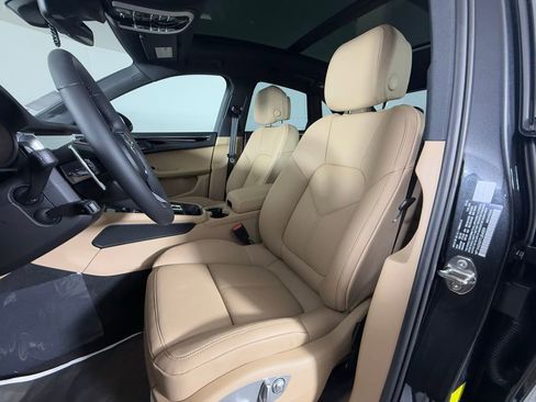 New 2026 Porsche Macan image 5