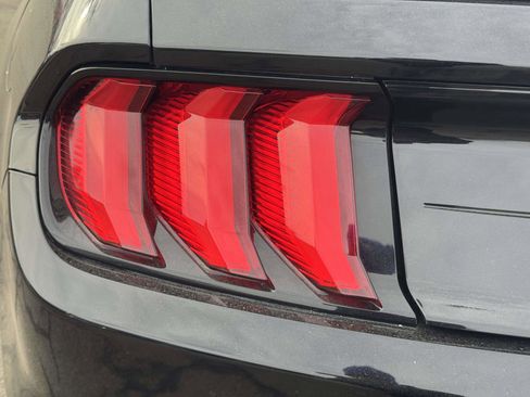 Used 2020 Ford Mustang GT Premium image 12