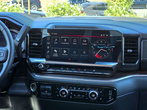 Used 2025 GMC Sierra 1500 SLT image 29