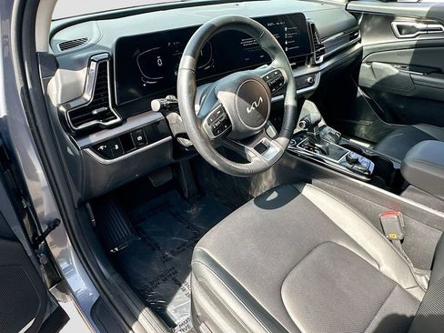 Used 2024 Kia Sportage EX image 9
