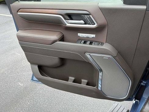 New 2026 GMC Sierra 1500 Denali w/ Denali Reserve Package AWD/4WD image 17