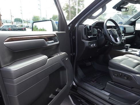 Used 2025 GMC Sierra 1500 Elevation w/ Elevation Premium Package AWD/4WD image 16