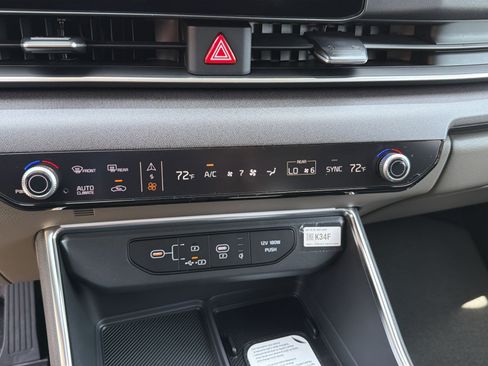 New 2026 Kia Carnival EX FWD image 23