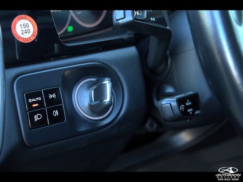 Used 2020 Porsche Cayenne E-Hybrid w/ Premium Plus Package image 20