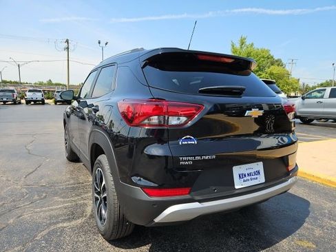 New 2026 Chevrolet TrailBlazer LT w/ Convenience Package AWD/4WD image 3