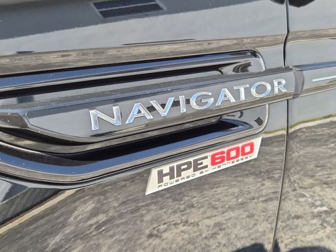 Used 2020 Lincoln Navigator Reserve w/ Equipment Group 208A Reserve image 8