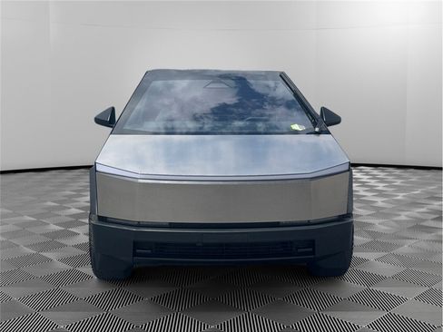 Used 2024 Tesla Cybertruck AWD Crew Cab image 8