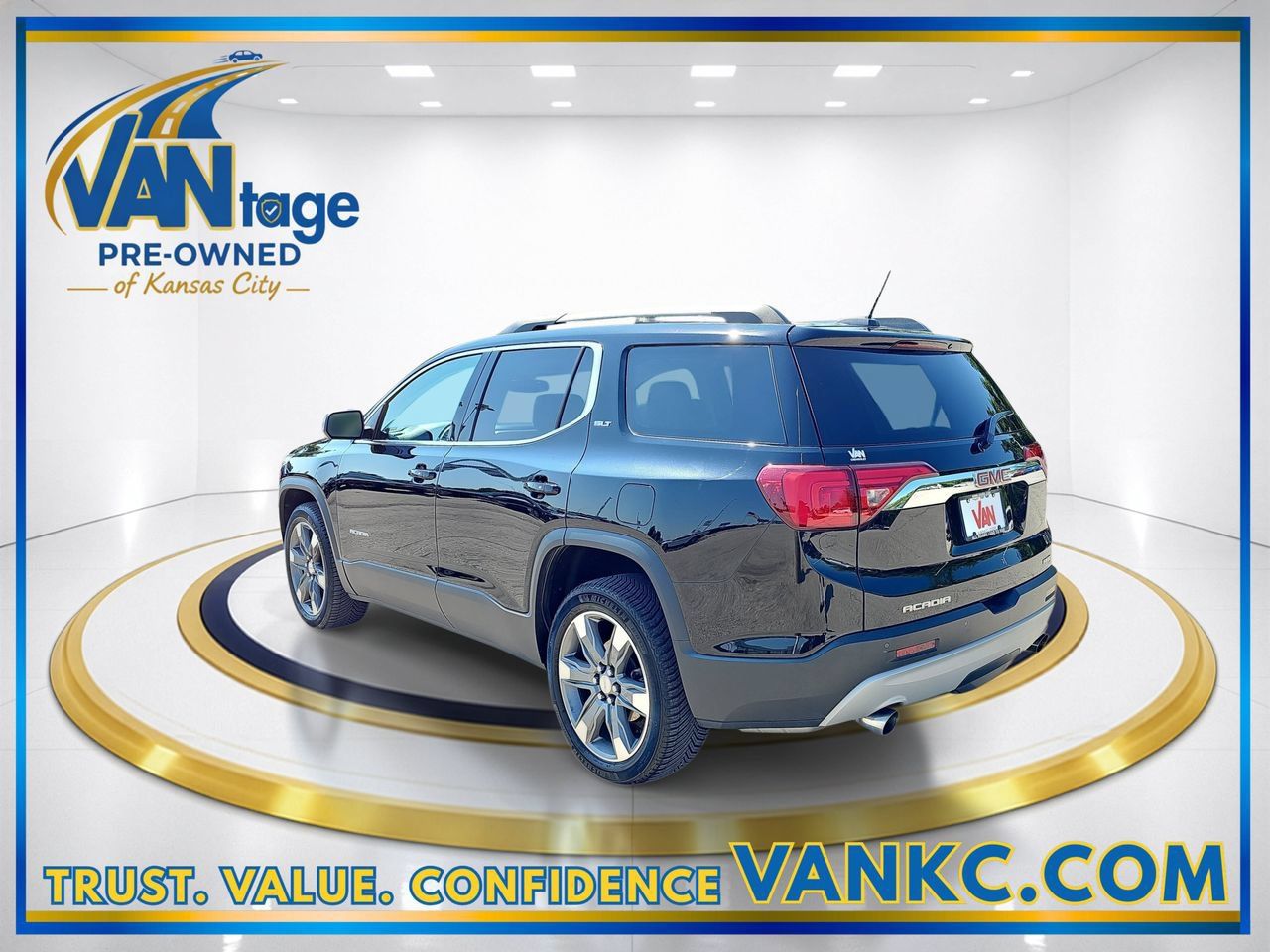 Used 2017 GMC Acadia SLT AWD/4WD image 9