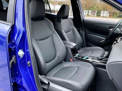 Certified 2024 Toyota Corolla Cross XLE image 8