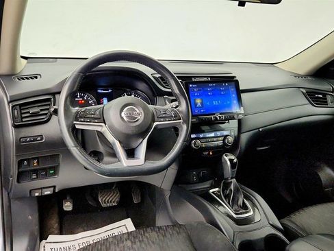 Used 2017 Nissan Rogue SV AWD/4WD image 12