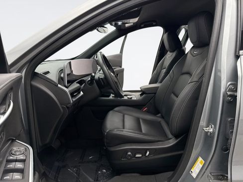Used 2024 Cadillac XT4 Premium Luxury image 11