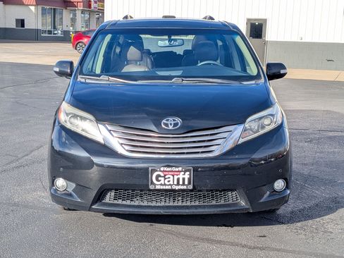 Used 2017 Toyota Sienna Limited Premium image 11