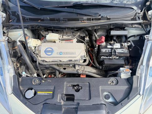 Used 2012 Nissan Leaf SV image 18