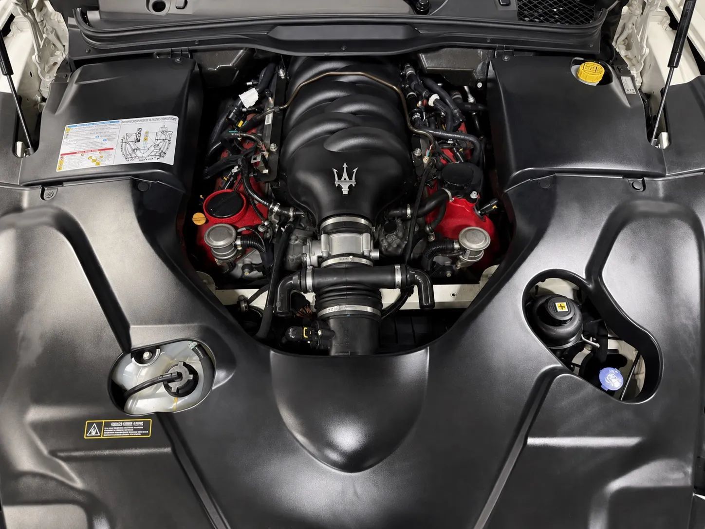 Used 2014 Maserati GranTurismo MC RWD image 23