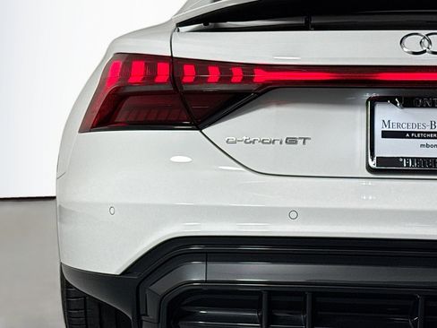 Used 2022 Audi e-tron GT Premium Plus image 15