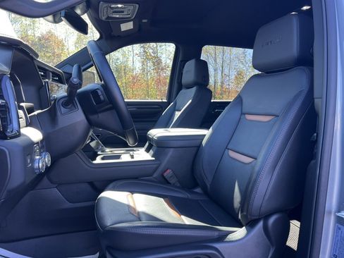 Used 2024 GMC Sierra 2500 AT4 w/ AT4 Preferred Package image 17