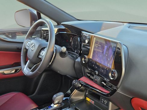 Used 2025 Lexus NX 250 FWD w/ Accessory Package (2T) image 28