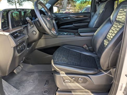 Used 2021 Cadillac Escalade Premium Luxury Platinum w/ LPO, Floor Liner Package image 9