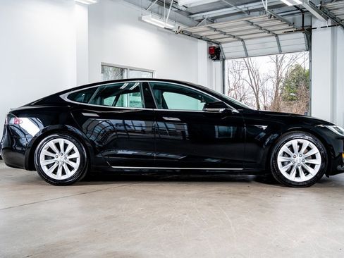 Used 2019 Tesla Model S AWD image 5