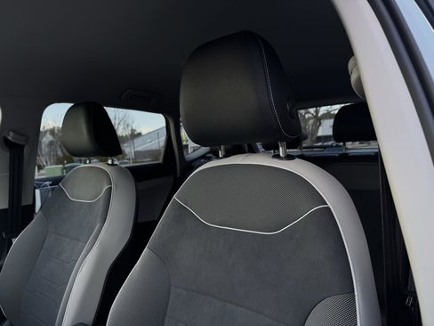 New 2026 Volkswagen Taos SE image 22